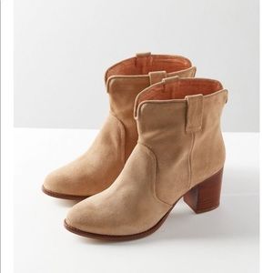 Urban Outfitters Boro Western Ankle Boot